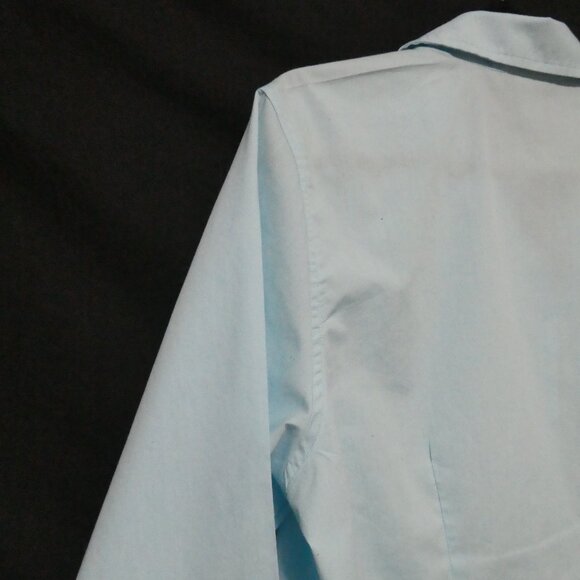 ISAAC'S DESIGNS CASUALS | large | Light Blue Button-Up Front Floral Blouse - Picture 9 of 14